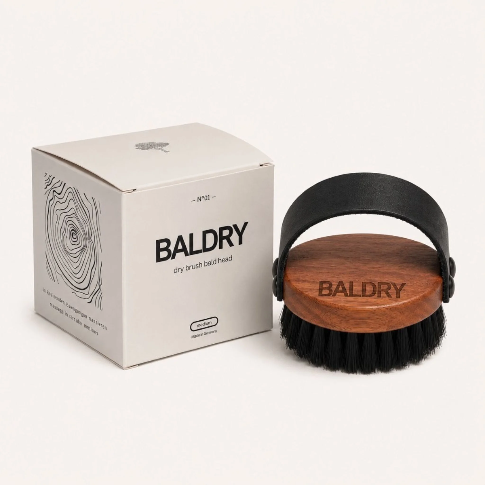 BALDRY Premium Trockenbürste mit Ledergurt und Verpackungsbox auf hellem Studiohintergrund